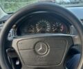 Черный Мерседес Е-Класс, объемом двигателя 2.2 л и пробегом 200 тыс. км за 1850 $, фото 5 на Automoto.ua