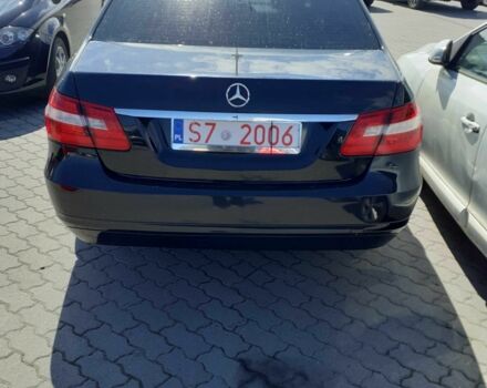 Чорний Мерседес Е-Клас, об'ємом двигуна 2.2 л та пробігом 239 тис. км за 12000 $, фото 1 на Automoto.ua