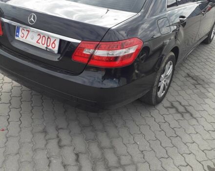 Чорний Мерседес Е-Клас, об'ємом двигуна 2.2 л та пробігом 239 тис. км за 12000 $, фото 3 на Automoto.ua