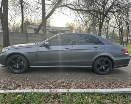 Чорний Мерседес Е-Клас, об'ємом двигуна 2 л та пробігом 250 тис. км за 14999 $, фото 2 на Automoto.ua