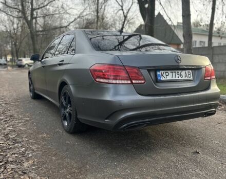 Чорний Мерседес Е-Клас, об'ємом двигуна 2 л та пробігом 250 тис. км за 14999 $, фото 5 на Automoto.ua