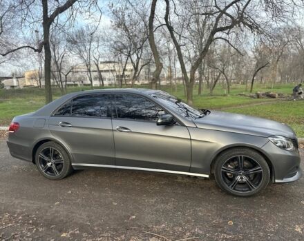 Чорний Мерседес Е-Клас, об'ємом двигуна 2 л та пробігом 250 тис. км за 14999 $, фото 3 на Automoto.ua