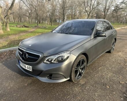 Чорний Мерседес Е-Клас, об'ємом двигуна 2 л та пробігом 250 тис. км за 14999 $, фото 4 на Automoto.ua