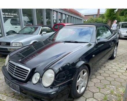 Чорний Мерседес Е-Клас, об'ємом двигуна 2 л та пробігом 300 тис. км за 3527 $, фото 1 на Automoto.ua