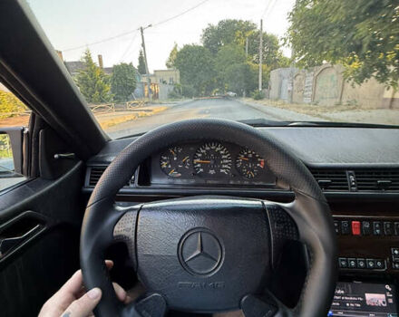 Чорний Мерседес Е-Клас, об'ємом двигуна 2.9 л та пробігом 330 тис. км за 15500 $, фото 54 на Automoto.ua