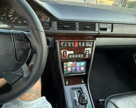 Чорний Мерседес Е-Клас, об'ємом двигуна 2.9 л та пробігом 330 тис. км за 15500 $, фото 46 на Automoto.ua