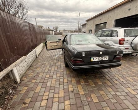 Черный Мерседес Е-Класс, объемом двигателя 3 л и пробегом 111 тыс. км за 3400 $, фото 3 на Automoto.ua