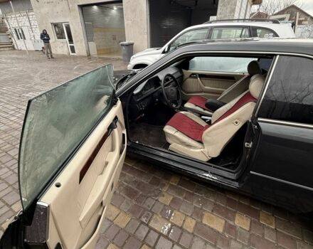 Черный Мерседес Е-Класс, объемом двигателя 3 л и пробегом 111 тыс. км за 3400 $, фото 4 на Automoto.ua