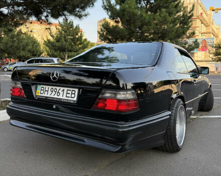 Чорний Мерседес Е-Клас, об'ємом двигуна 2.9 л та пробігом 330 тис. км за 15500 $, фото 1 на Automoto.ua