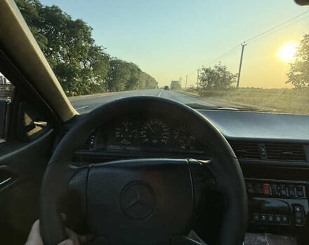 Чорний Мерседес Е-Клас, об'ємом двигуна 2.9 л та пробігом 330 тис. км за 15500 $, фото 49 на Automoto.ua