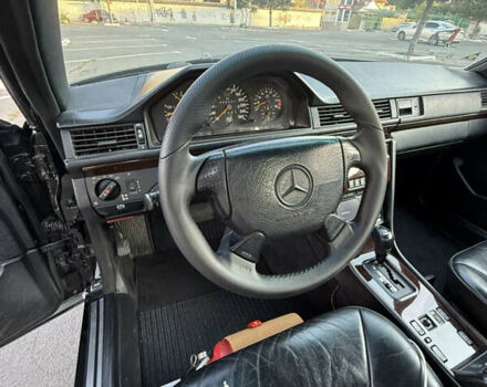 Чорний Мерседес Е-Клас, об'ємом двигуна 2.9 л та пробігом 330 тис. км за 15500 $, фото 36 на Automoto.ua