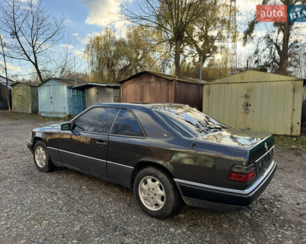 Черный Мерседес Е-Класс, объемом двигателя 2.2 л и пробегом 298 тыс. км за 6500 $, фото 13 на Automoto.ua