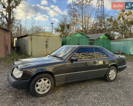 Черный Мерседес Е-Класс, объемом двигателя 2.2 л и пробегом 298 тыс. км за 6500 $, фото 23 на Automoto.ua