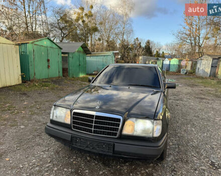 Черный Мерседес Е-Класс, объемом двигателя 2.2 л и пробегом 298 тыс. км за 6500 $, фото 6 на Automoto.ua