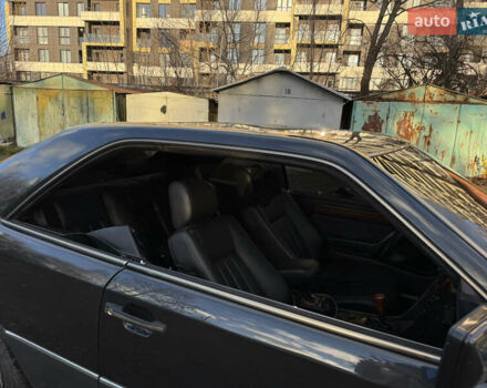 Черный Мерседес Е-Класс, объемом двигателя 2.2 л и пробегом 298 тыс. км за 6500 $, фото 2 на Automoto.ua