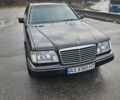 Черный Мерседес Е-Класс, объемом двигателя 2.2 л и пробегом 325 тыс. км за 7000 $, фото 1 на Automoto.ua