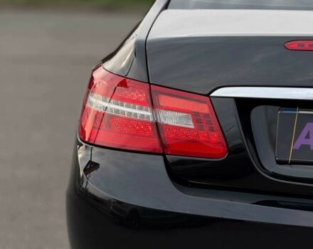 Черный Мерседес Е-Класс, объемом двигателя 3 л и пробегом 190 тыс. км за 13000 $, фото 6 на Automoto.ua