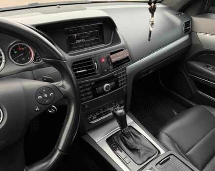 Черный Мерседес Е-Класс, объемом двигателя 3 л и пробегом 190 тыс. км за 13000 $, фото 13 на Automoto.ua