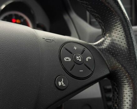 Черный Мерседес Е-Класс, объемом двигателя 3 л и пробегом 190 тыс. км за 13000 $, фото 12 на Automoto.ua