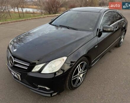 Черный Мерседес Е-Класс, объемом двигателя 3 л и пробегом 190 тыс. км за 13000 $, фото 11 на Automoto.ua