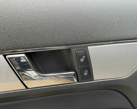 Черный Мерседес Е-Класс, объемом двигателя 3 л и пробегом 190 тыс. км за 13000 $, фото 23 на Automoto.ua