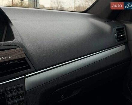 Черный Мерседес Е-Класс, объемом двигателя 3 л и пробегом 190 тыс. км за 13000 $, фото 48 на Automoto.ua