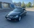 Черный Мерседес Е-Класс, объемом двигателя 2.2 л и пробегом 250 тыс. км за 15200 $, фото 4 на Automoto.ua