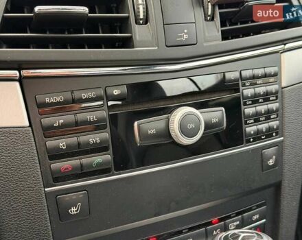 Черный Мерседес Е-Класс, объемом двигателя 3 л и пробегом 190 тыс. км за 13000 $, фото 44 на Automoto.ua