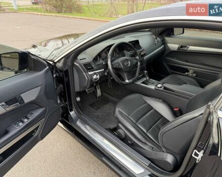 Черный Мерседес Е-Класс, объемом двигателя 3 л и пробегом 190 тыс. км за 13000 $, фото 54 на Automoto.ua