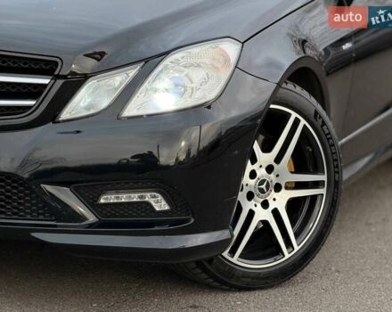 Черный Мерседес Е-Класс, объемом двигателя 3 л и пробегом 190 тыс. км за 13000 $, фото 2 на Automoto.ua