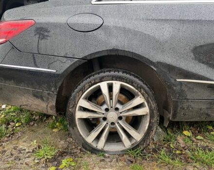 Черный Мерседес Е-Класс, объемом двигателя 0 л и пробегом 100 тыс. км за 2500 $, фото 4 на Automoto.ua