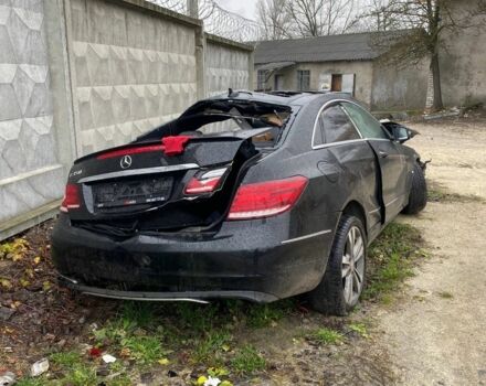 Черный Мерседес Е-Класс, объемом двигателя 0 л и пробегом 100 тыс. км за 2500 $, фото 1 на Automoto.ua