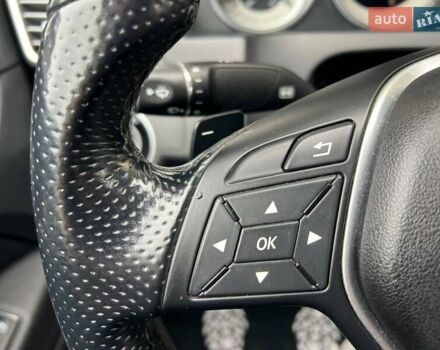 Черный Мерседес Е-Класс, объемом двигателя 2.2 л и пробегом 177 тыс. км за 16700 $, фото 21 на Automoto.ua