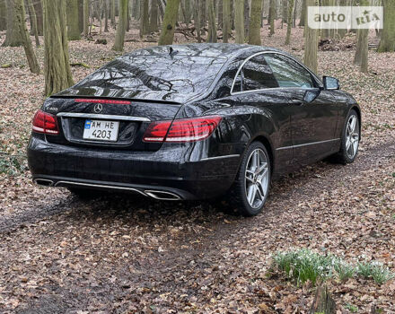 Чорний Мерседес Е-Клас, об'ємом двигуна 3 л та пробігом 150 тис. км за 22000 $, фото 4 на Automoto.ua