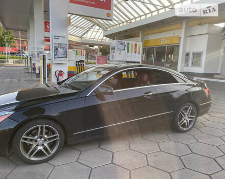 Чорний Мерседес Е-Клас, об'ємом двигуна 3 л та пробігом 150 тис. км за 22000 $, фото 60 на Automoto.ua