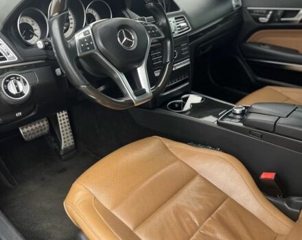 Чорний Мерседес Е-Клас, об'ємом двигуна 3 л та пробігом 170 тис. км за 476 $, фото 5 на Automoto.ua