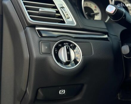 Черный Мерседес Е-Класс, объемом двигателя 3 л и пробегом 125 тыс. км за 18990 $, фото 26 на Automoto.ua