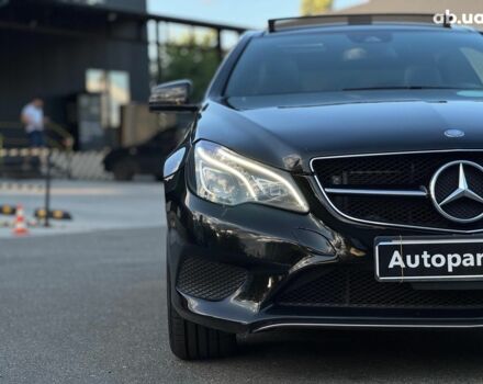 Черный Мерседес Е-Класс, объемом двигателя 3 л и пробегом 125 тыс. км за 18990 $, фото 4 на Automoto.ua
