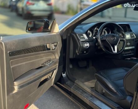 Черный Мерседес Е-Класс, объемом двигателя 3 л и пробегом 125 тыс. км за 18990 $, фото 20 на Automoto.ua