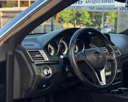 Черный Мерседес Е-Класс, объемом двигателя 3 л и пробегом 125 тыс. км за 18990 $, фото 25 на Automoto.ua