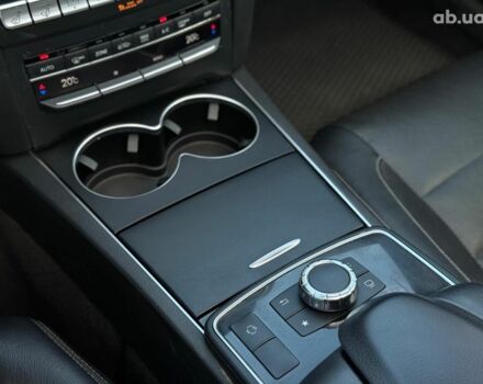 Черный Мерседес Е-Класс, объемом двигателя 3 л и пробегом 125 тыс. км за 18990 $, фото 34 на Automoto.ua