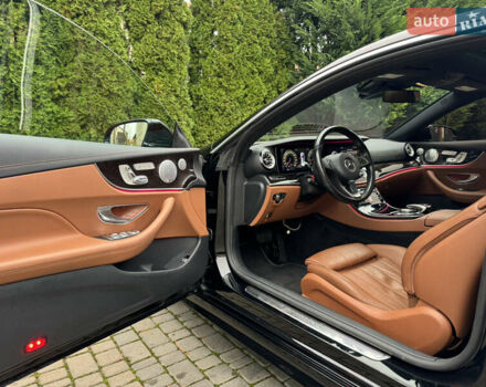 Черный Мерседес Е-Класс, объемом двигателя 3 л и пробегом 90 тыс. км за 37000 $, фото 4 на Automoto.ua