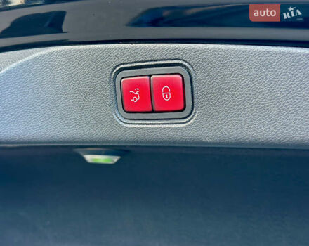 Чорний Мерседес Е-Клас, об'ємом двигуна 3 л та пробігом 28 тис. км за 37000 $, фото 15 на Automoto.ua