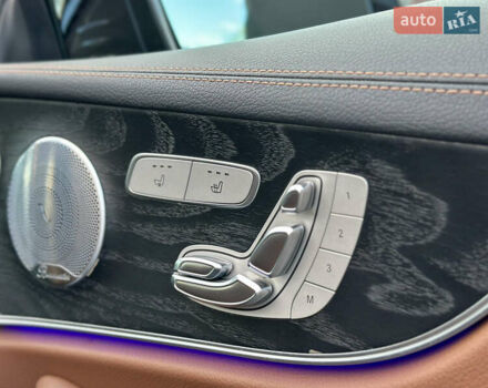 Чорний Мерседес Е-Клас, об'ємом двигуна 3 л та пробігом 28 тис. км за 37000 $, фото 40 на Automoto.ua