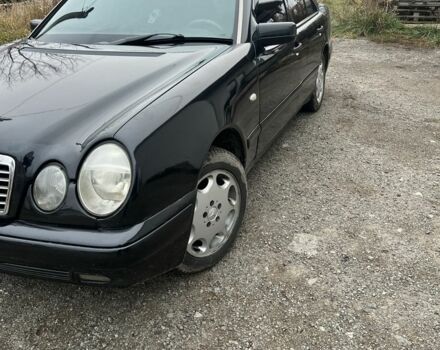 Чорний Мерседес Е-Клас, об'ємом двигуна 2.3 л та пробігом 400 тис. км за 2450 $, фото 1 на Automoto.ua