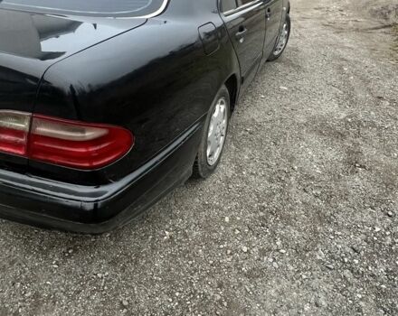 Чорний Мерседес Е-Клас, об'ємом двигуна 2.3 л та пробігом 400 тис. км за 2450 $, фото 7 на Automoto.ua