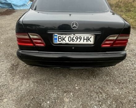 Чорний Мерседес Е-Клас, об'ємом двигуна 2.3 л та пробігом 400 тис. км за 2450 $, фото 6 на Automoto.ua