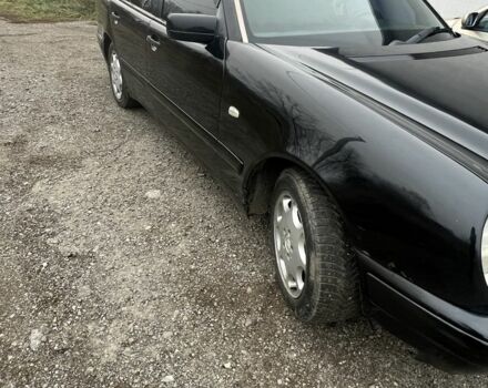 Чорний Мерседес Е-Клас, об'ємом двигуна 2.3 л та пробігом 400 тис. км за 2450 $, фото 9 на Automoto.ua