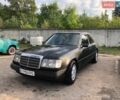 Черный Мерседес Е-Класс, объемом двигателя 2 л и пробегом 300 тыс. км за 2000 $, фото 1 на Automoto.ua