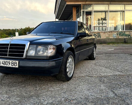 Мерседес Е-Класс 1987 в Кагарлыке на Automoto.ua Черный Мерседес Е-Класс, объемом двигателя 2.6 л и пробегом 386 тыс. км за 1700 $, фото 5 на Automoto.ua